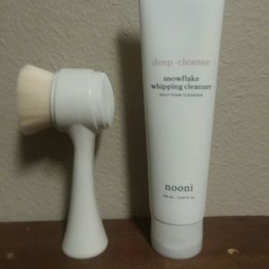 Nooni Cleanser and Super Soft Brush